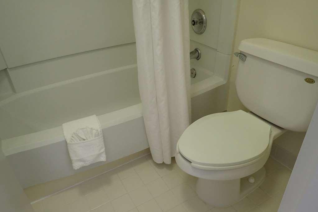 Suburban Studios Tysons Corner Вена Номер фото