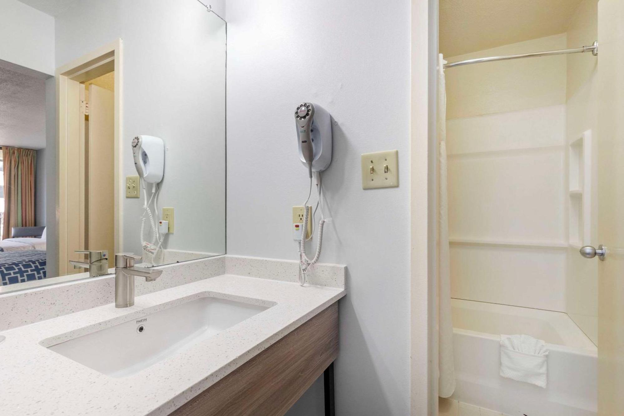 Suburban Studios Tysons Corner Вена Экстерьер фото
