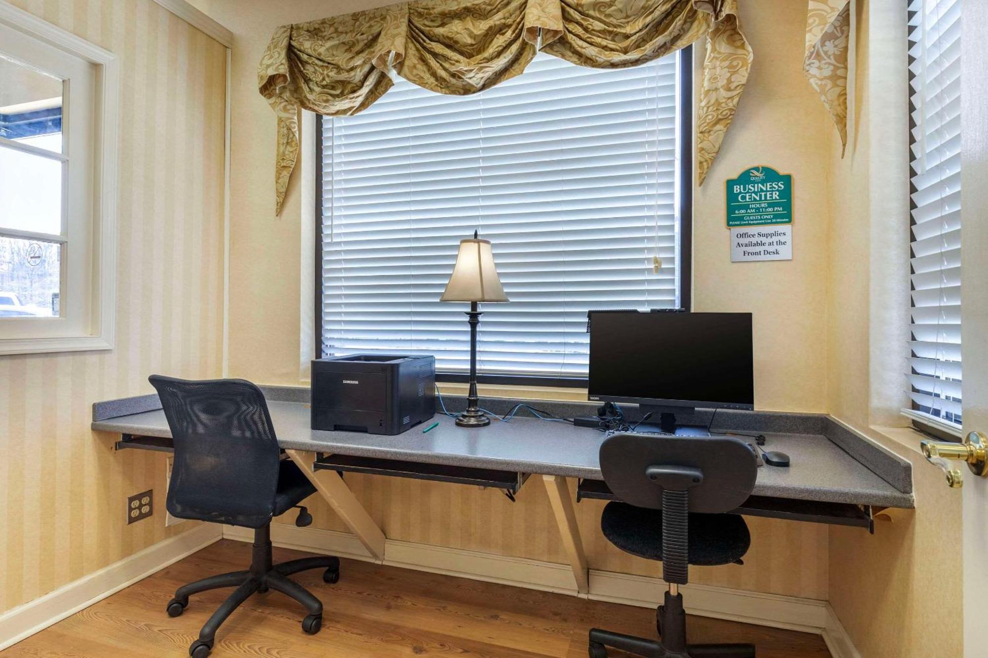 Suburban Studios Tysons Corner Вена Экстерьер фото
