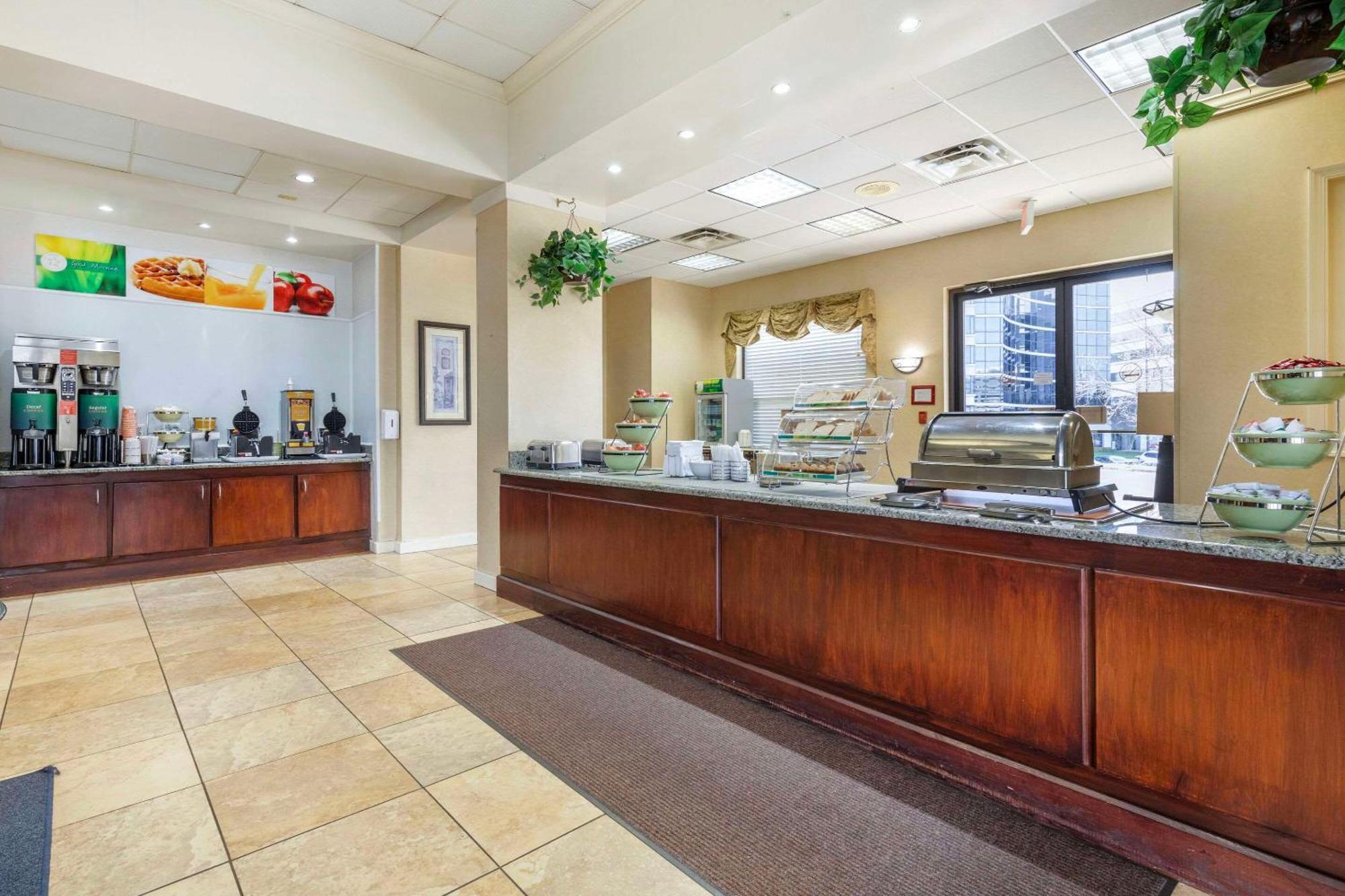 Suburban Studios Tysons Corner Вена Экстерьер фото